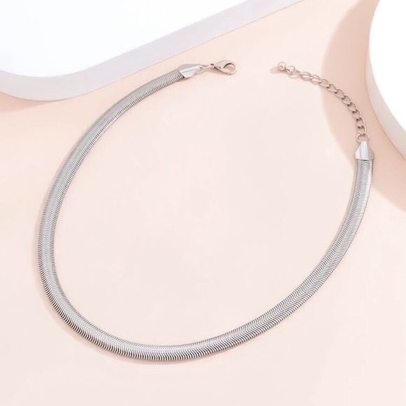 🔵𝟲𝟱%𝗢𝗙𝗙 𝗯𝘂𝗻𝗱𝗹𝗲𝘀 𝟯+🔵 NEW Flat Snake Stainless Steel Necklace - Picture 14 of 17